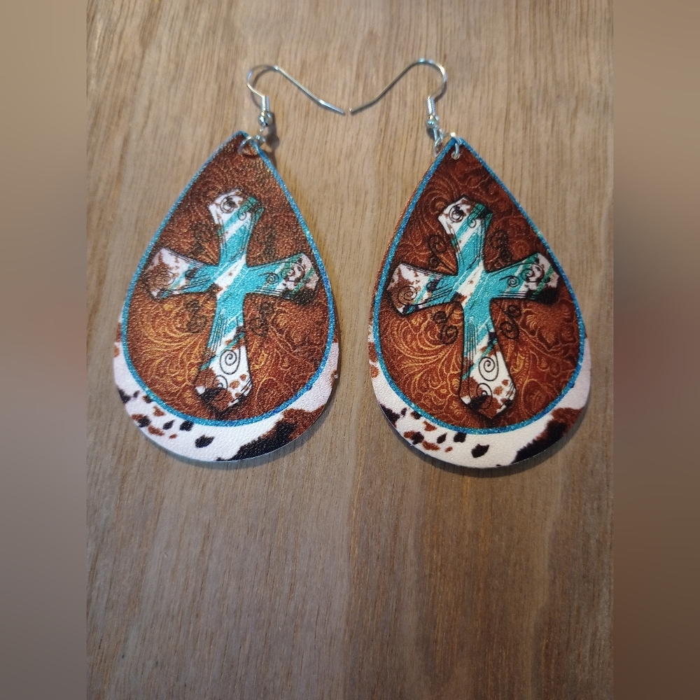 Western style cross tear drop earrings - Picture 2 of 5